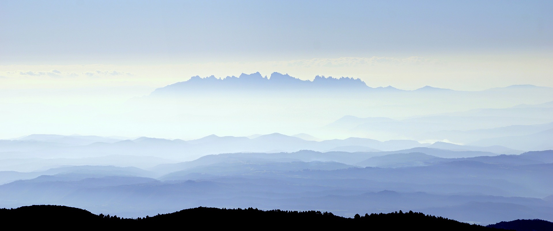 Montserrat Montañas